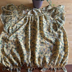 Max Studio Size L - 19 in P2P Yellow Floral Peasant Top Lovely for spring!